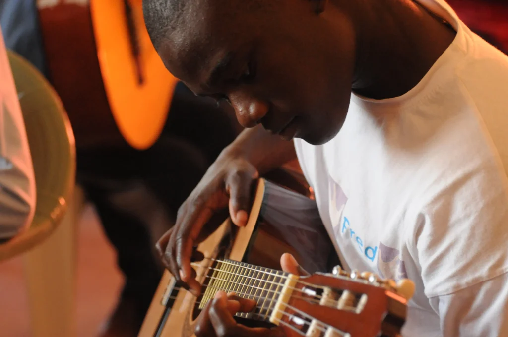 Cours de guitare collectif pour adultes au Tampon, La Réunion